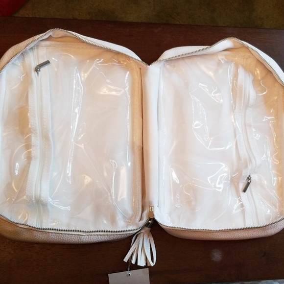 **FREE** with bundle of 2+ items - Picture 2 of 4